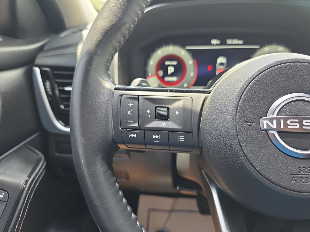 Used 2024 Nissan Rogue SL FWD image 23