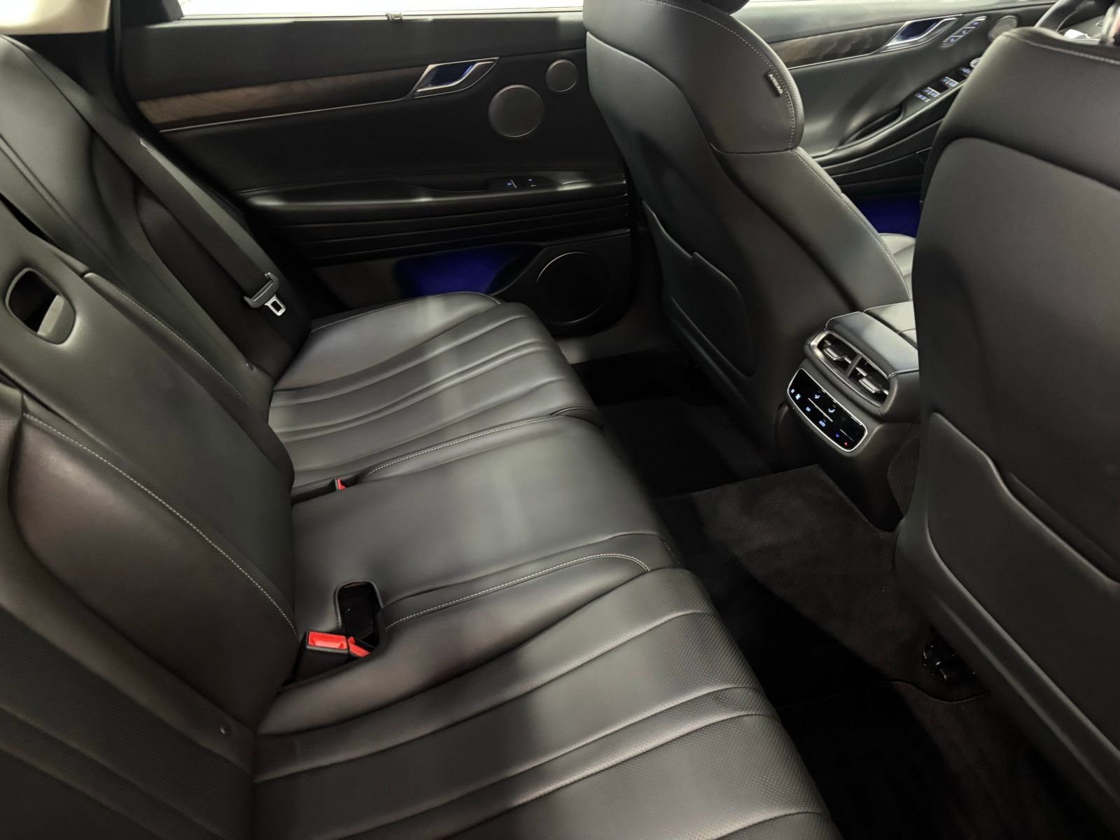 Used 2021 Genesis G80 2.5T w/ Advanced Package RWD image 21