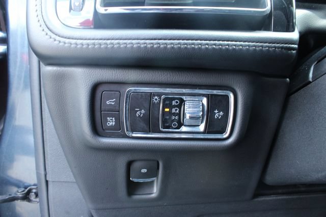 Used 2023 Lincoln Nautilus AWD w/ Premium Package image 16
