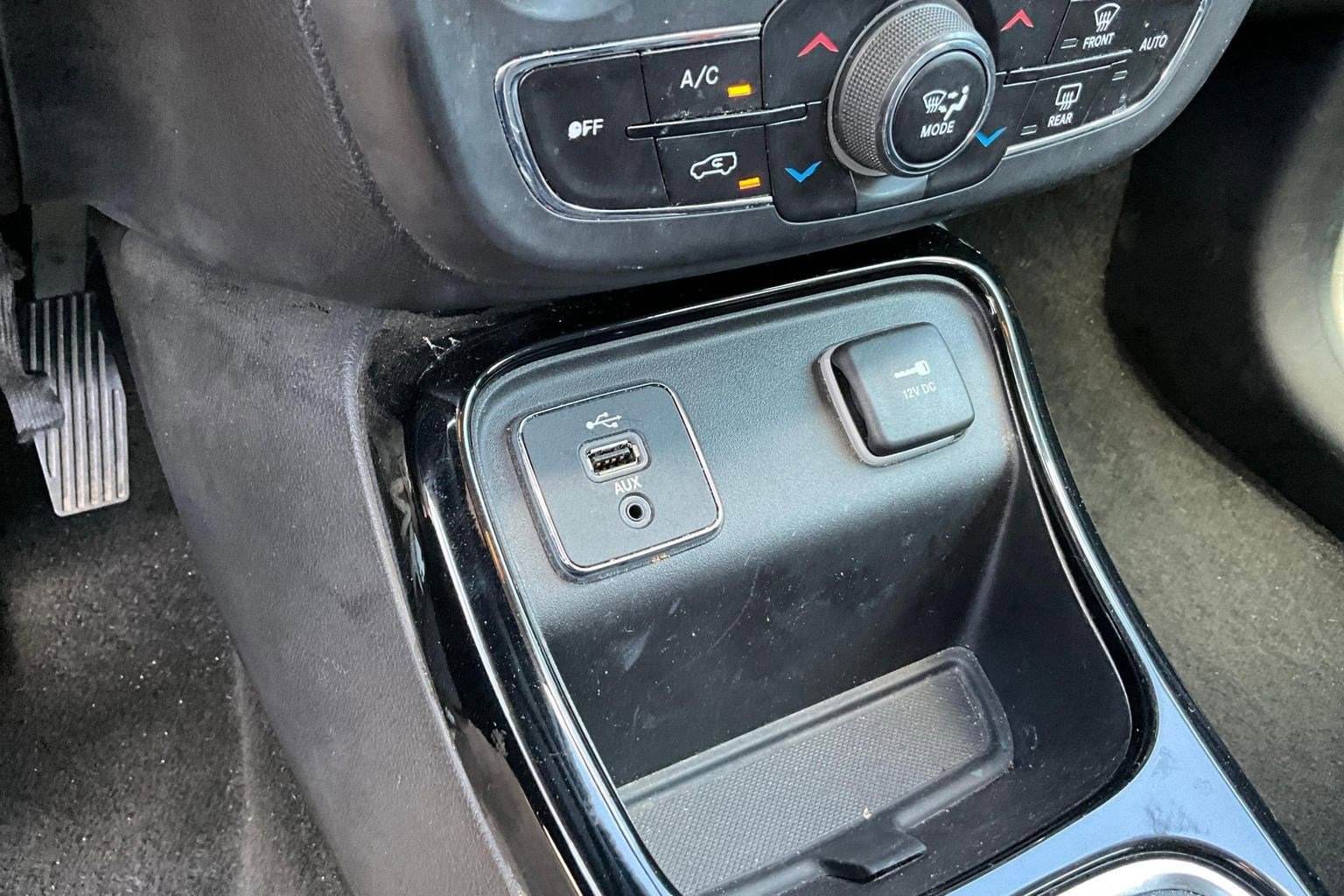 Used 2018 Jeep Compass Limited w/ Navigation Group FWD image 15