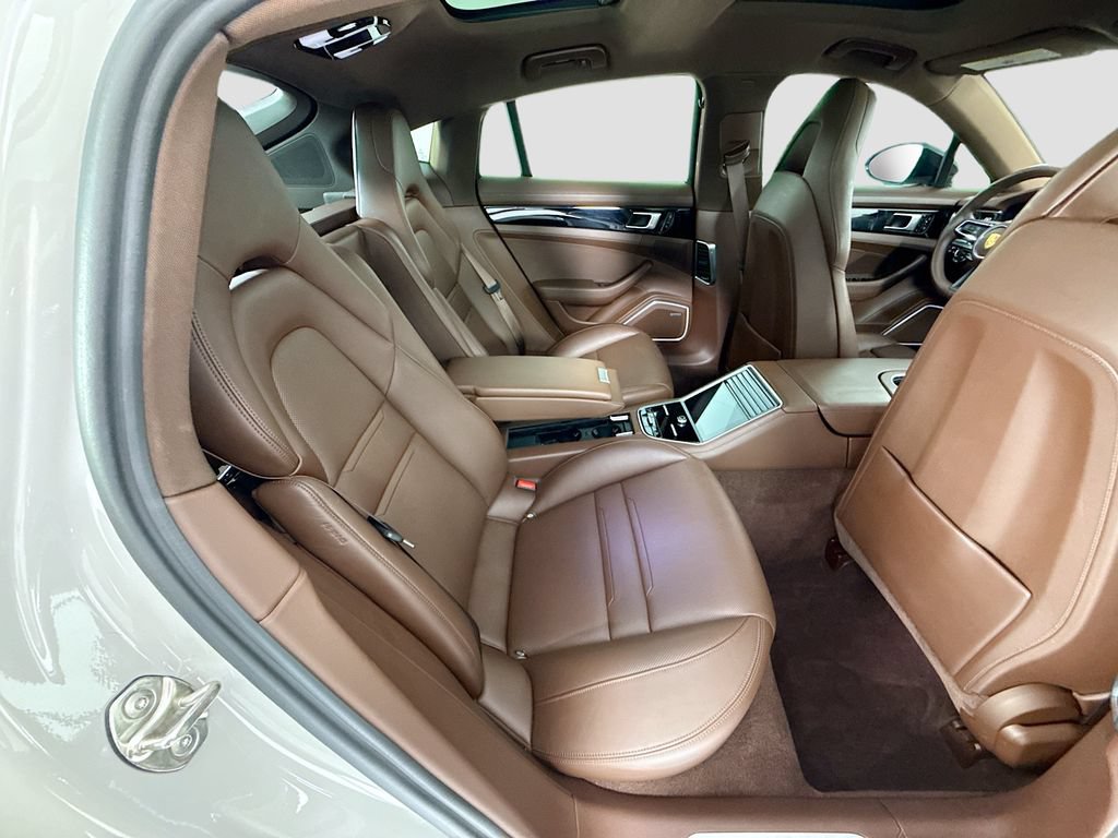 Used 2021 Porsche Panamera RWD image 22