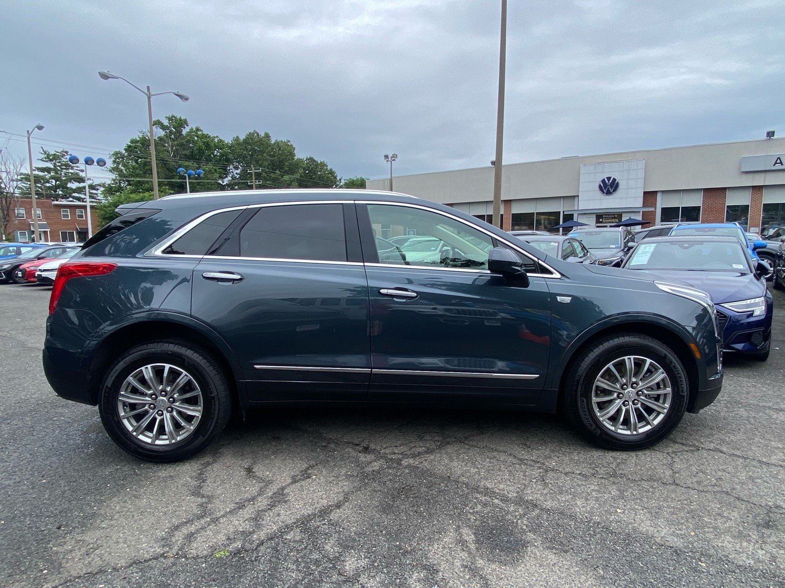 Used 2019 Cadillac XT5 Luxury FWD image 2