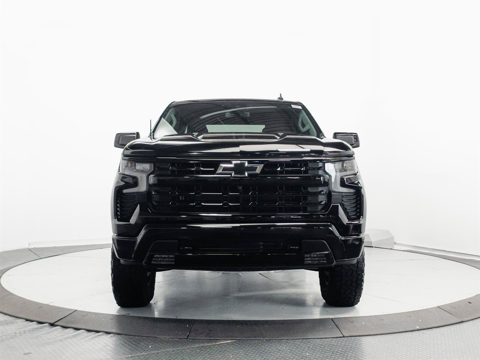 Used 2023 Chevrolet Silverado 1500 RST w/ Rally Edition AWD/4WD image 2