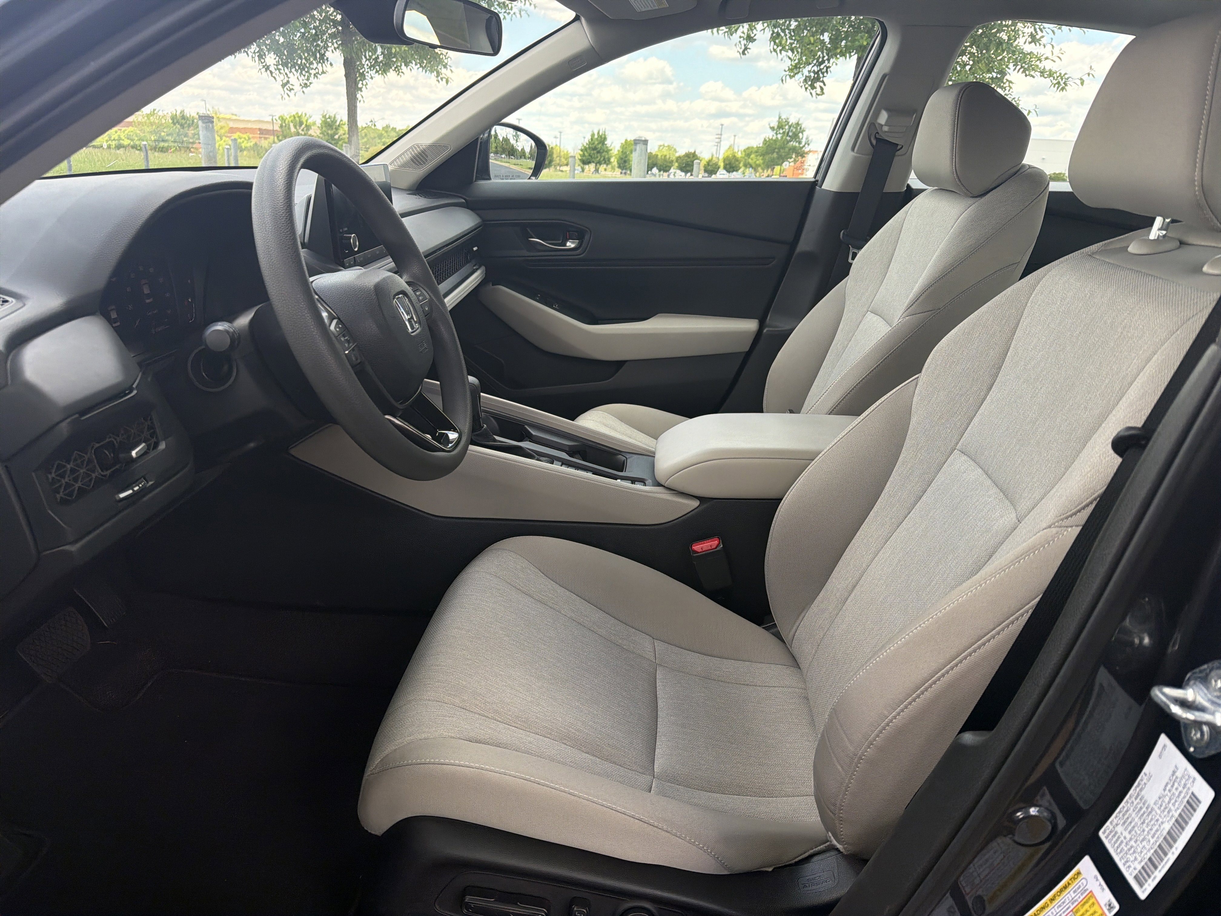 Used 2025 Honda Accord SE image 27