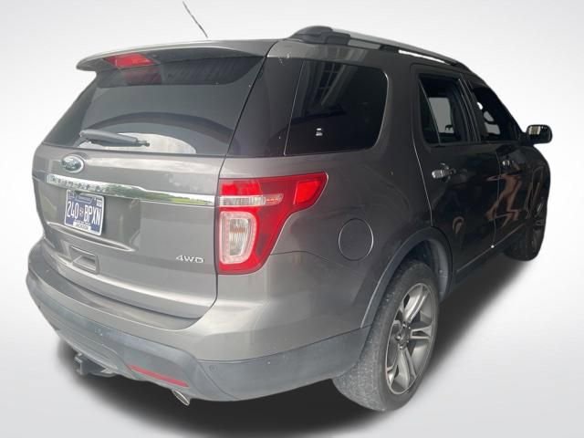 Used 2014 Ford Explorer XLT w/ Equipment Group 202A AWD/4WD image 2
