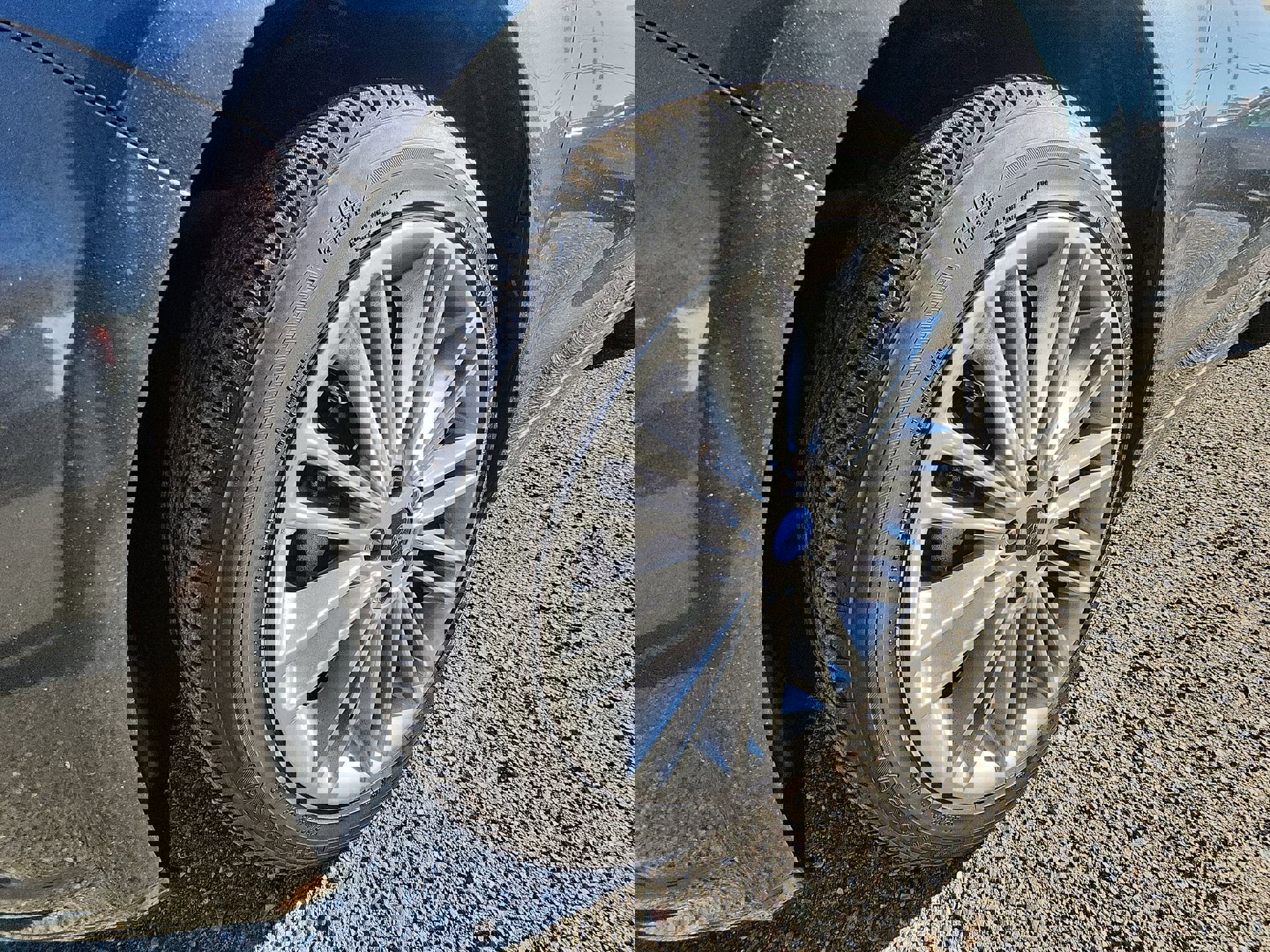 Used 2015 Ford Fusion SE w/ Equipment Group 202A image 19