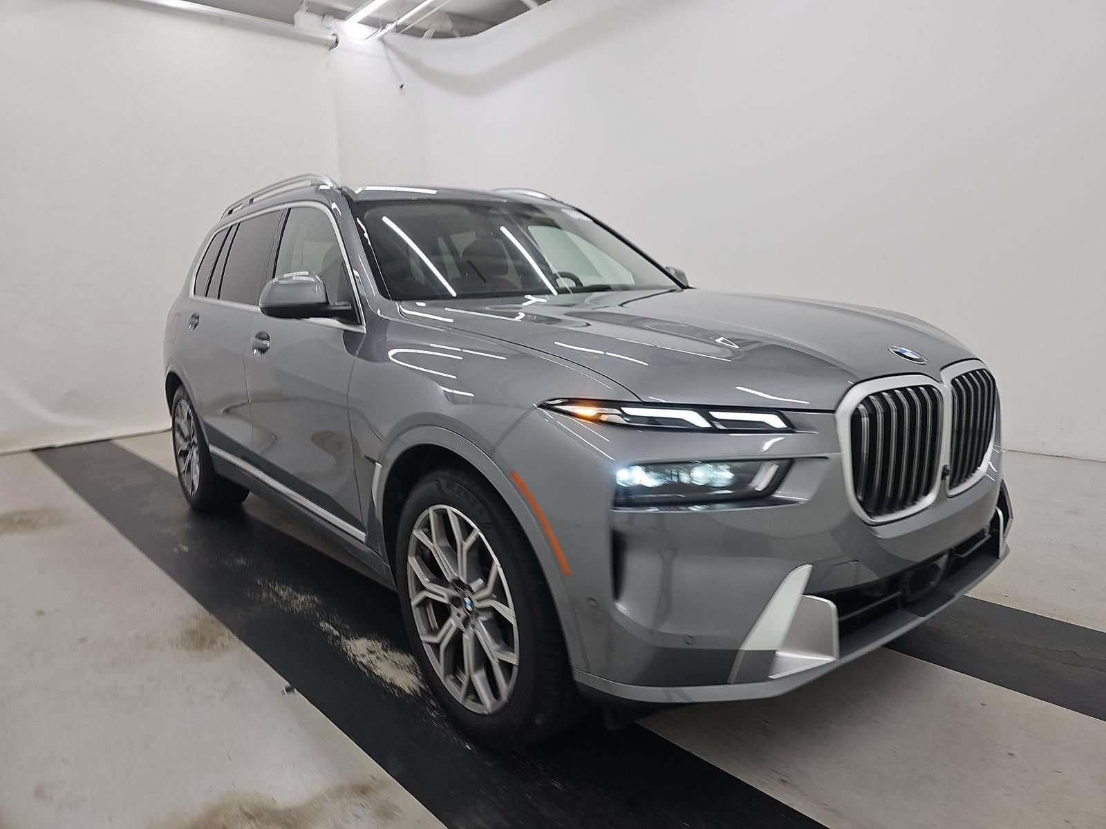 Used 2026 BMW X7 xDrive40i AWD/4WD image 3