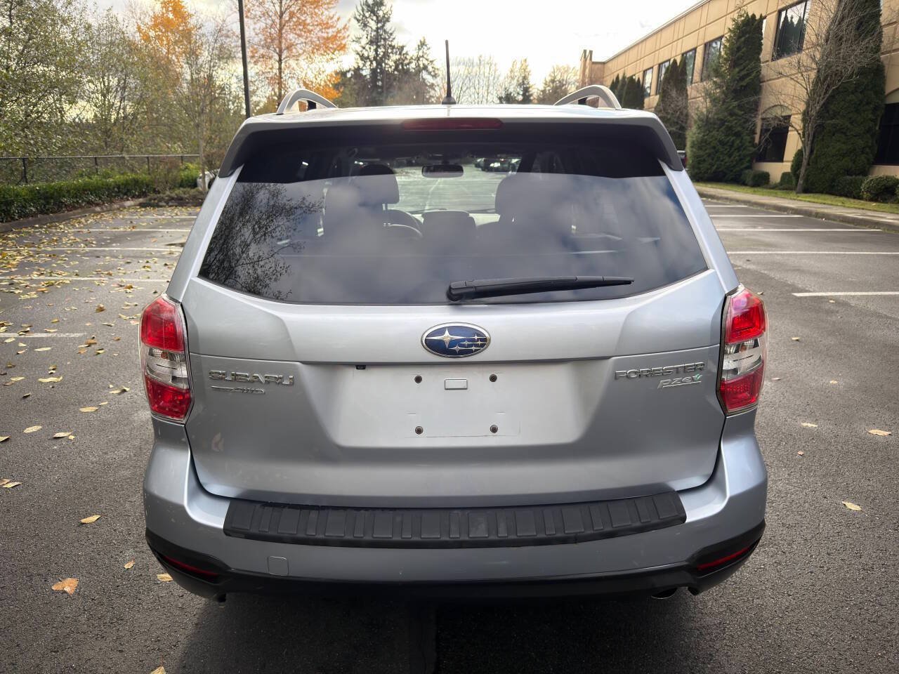Used 2014 Subaru Forester 2.5i Limited AWD/4WD image 6