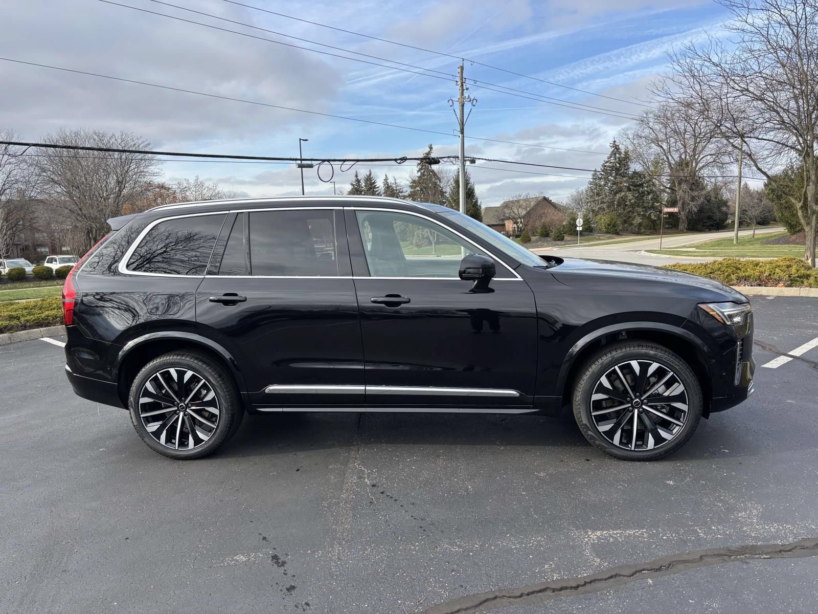 New 2026 Volvo XC90 B6 Plus w/ Protection Package Premier AWD/4WD image 8