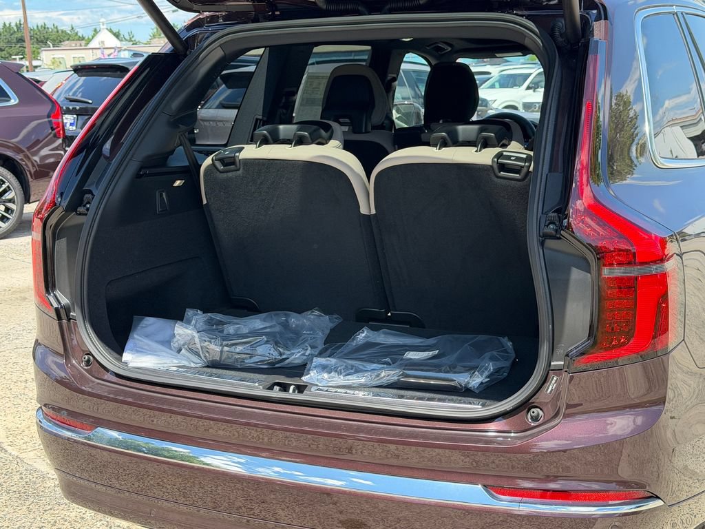 New 2026 Volvo XC90 T8 Plus AWD/4WD image 14
