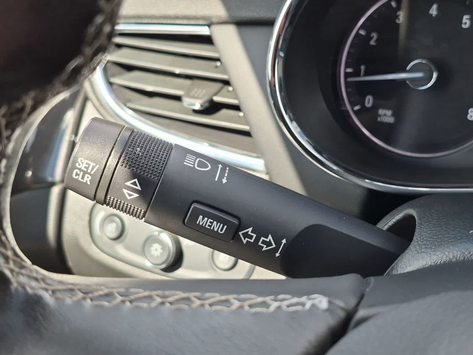 Used 2018 Buick Encore Essence FWD image 26
