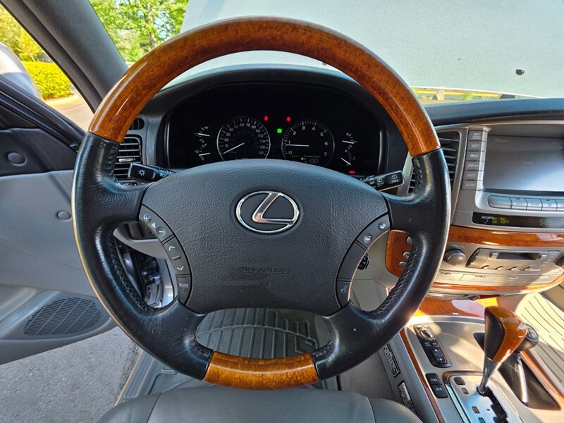 Used 2004 Lexus LX 470 4WD image 39