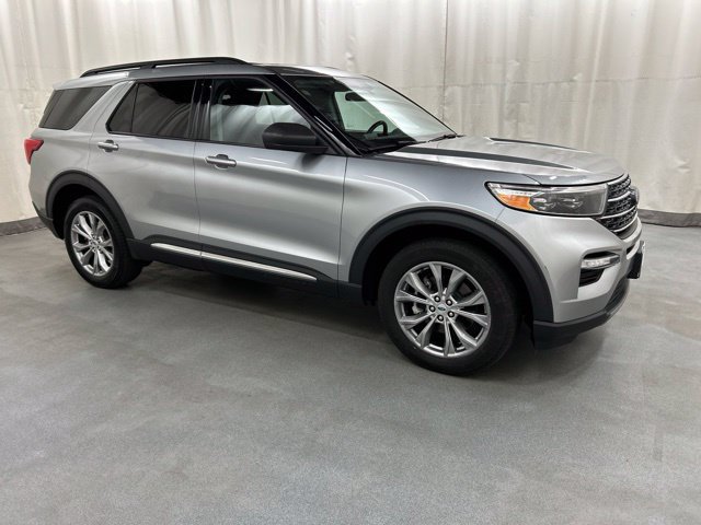 Used 2023 Ford Explorer XLT w/ Equipment Group 202A AWD/4WD image 1