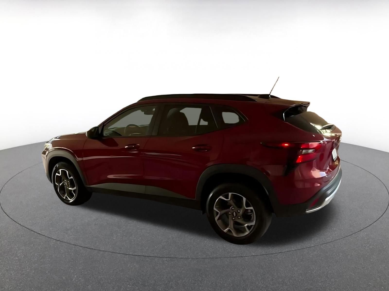 Used 2025 Chevrolet Trax LT w/ LT Convenience Package image 8