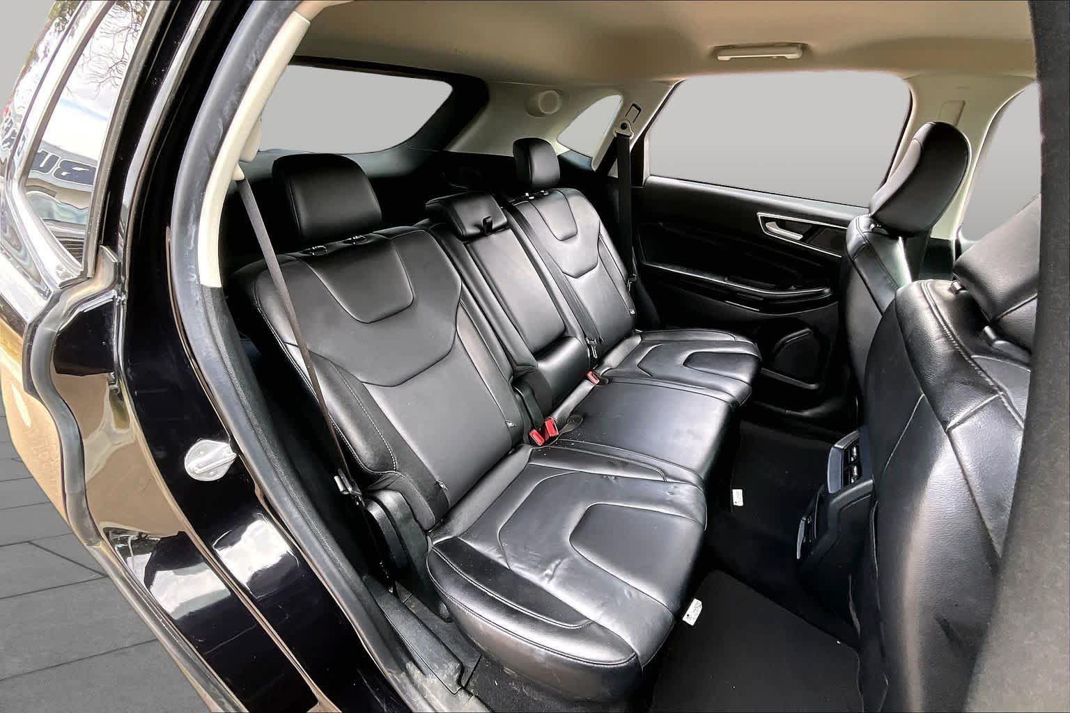 Used 2022 Ford Edge Titanium AWD/4WD image 20