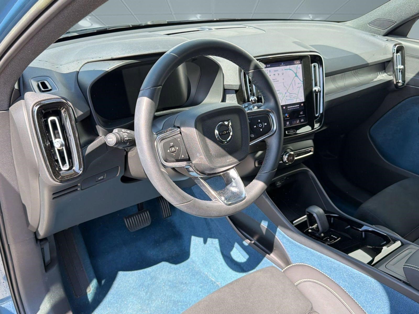 Certified 2023 Volvo XC40 Recharge Plus image 4