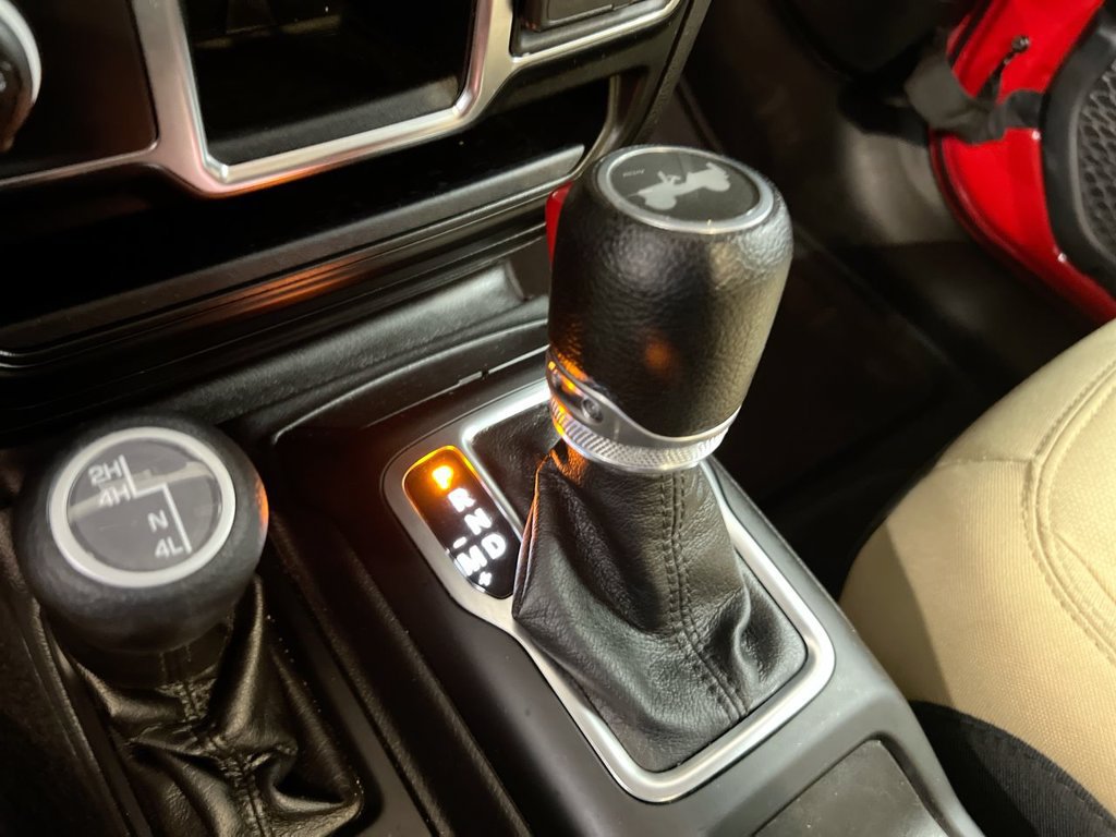 Used 2021 Jeep Wrangler Unlimited Sport AWD/4WD image 17