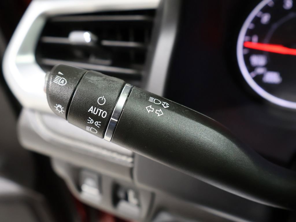Used 2023 GMC Acadia SLE image 38