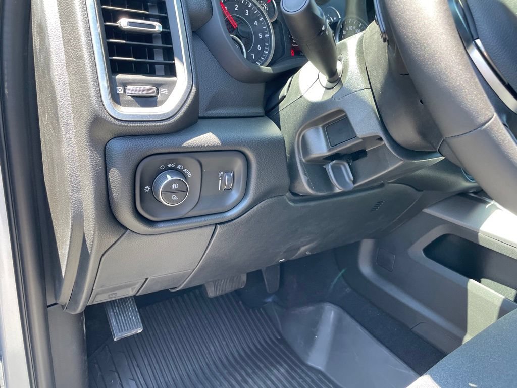 New 2026 RAM 3500 Big Horn AWD/4WD image 11