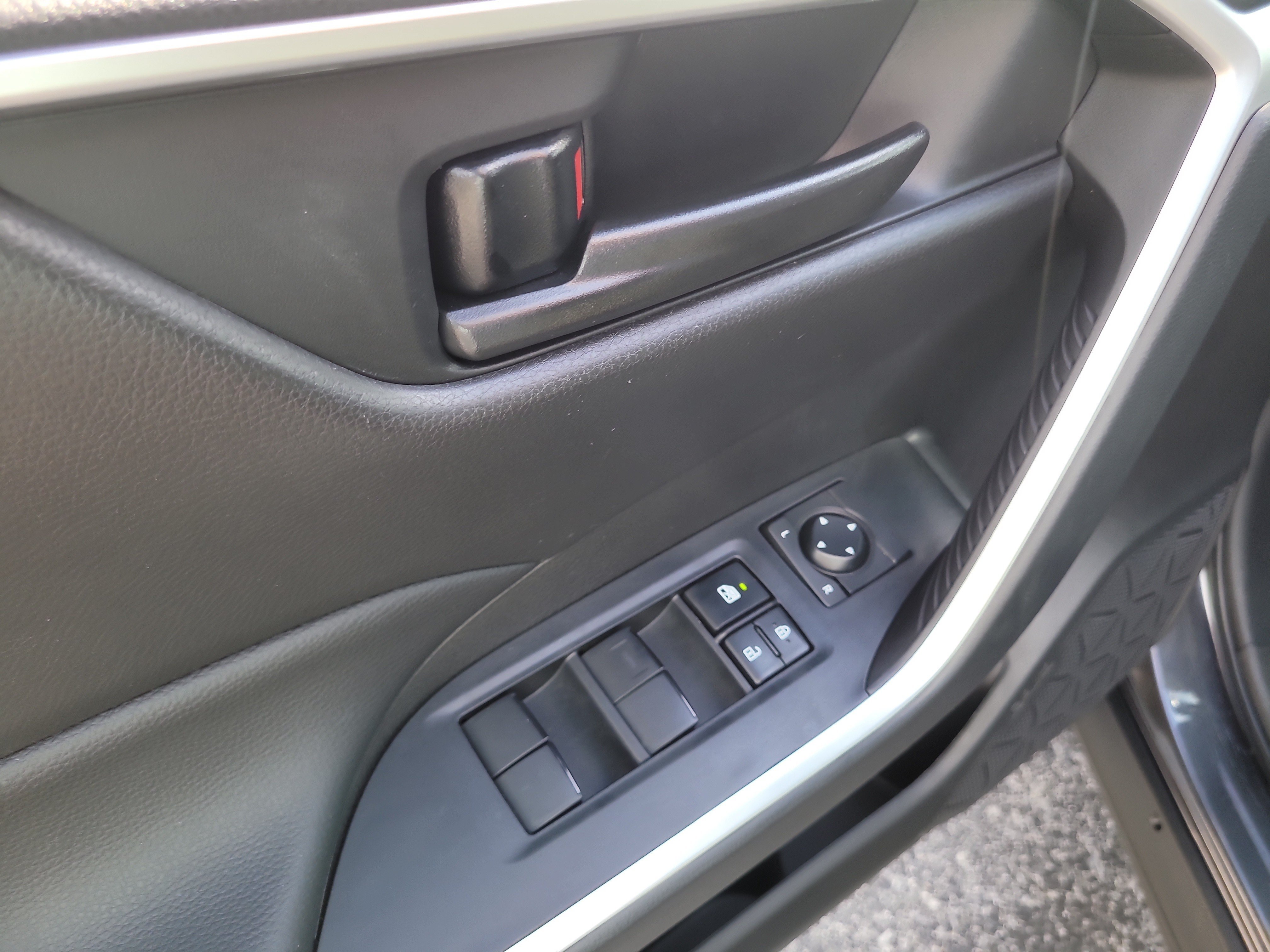 Certified 2024 Toyota RAV4 LE FWD image 17