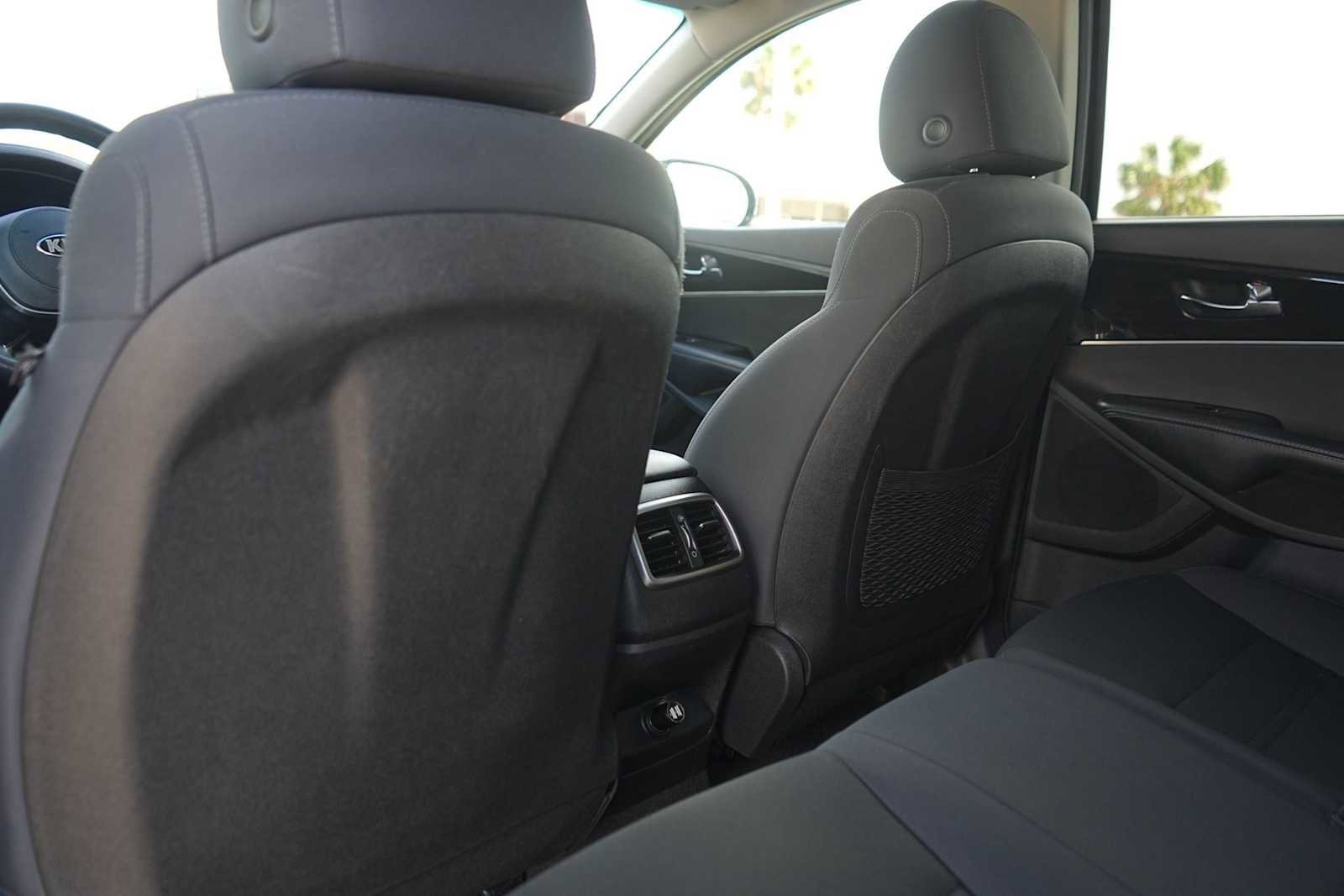 Used 2019 Kia Sorento L image 13