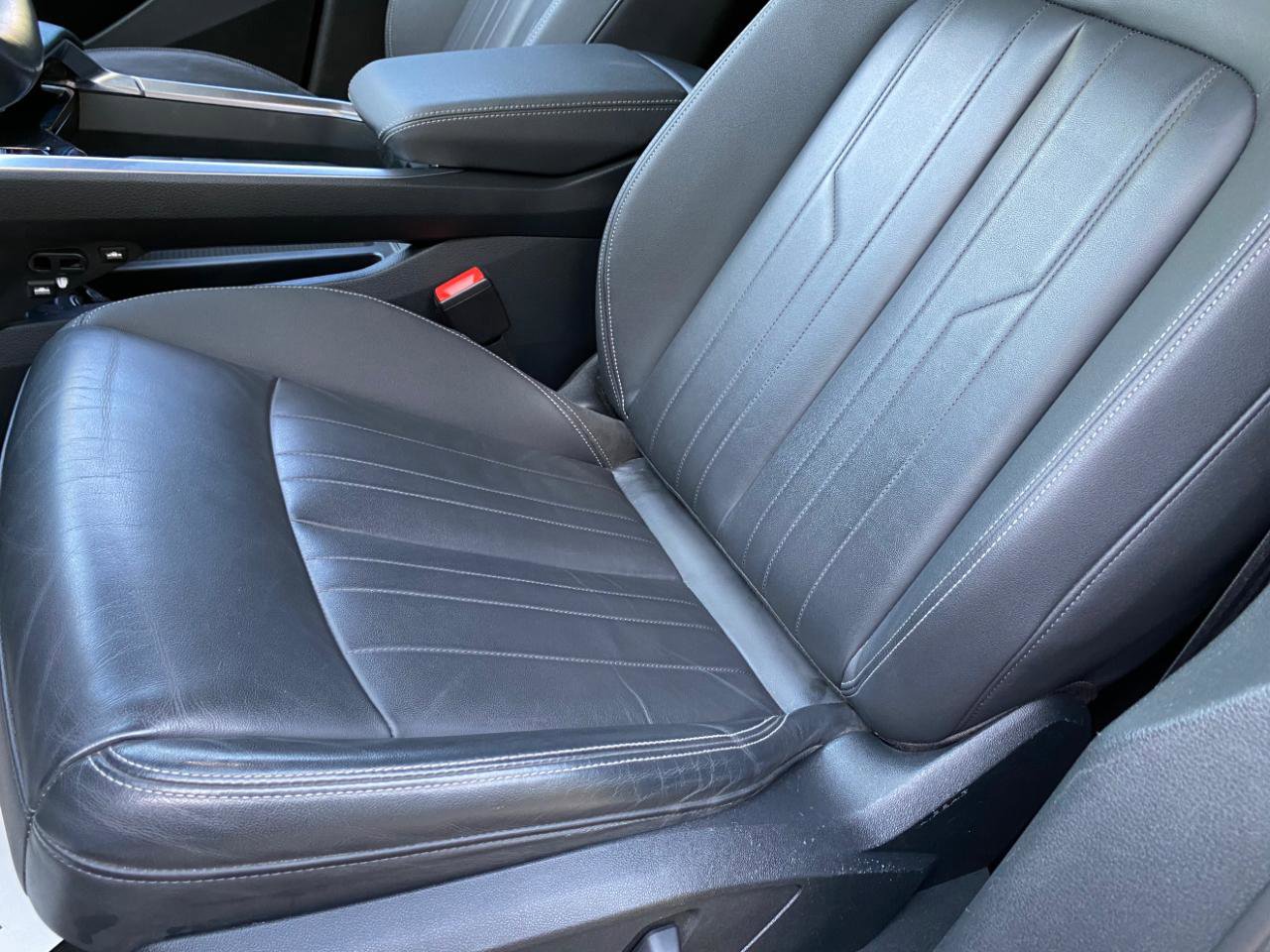 Used 2021 Audi e-tron Premium w/ Convenience Plus Package AWD/4WD image 23