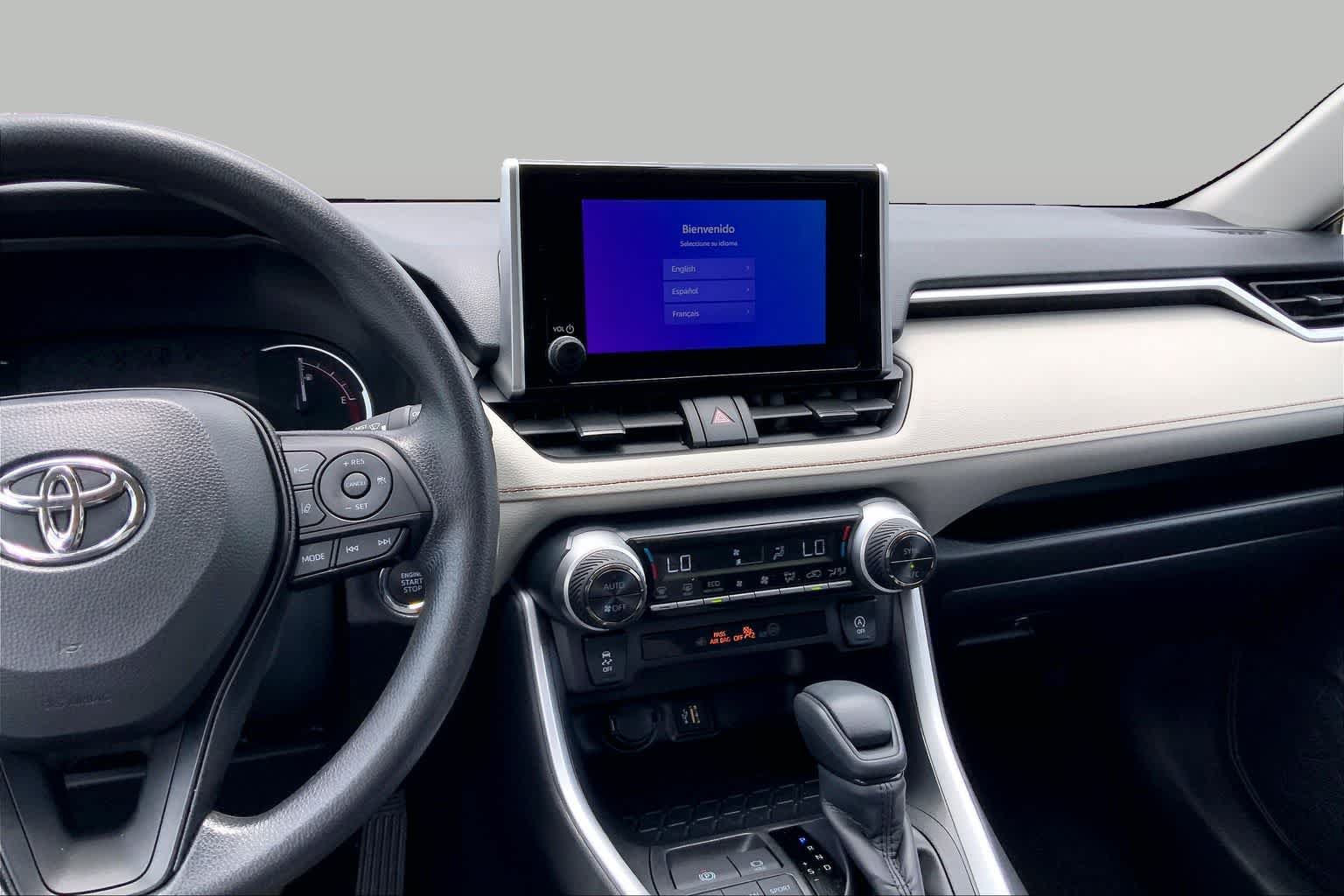Used 2025 Toyota RAV4 XLE w/ Convenience Package FWD image 7
