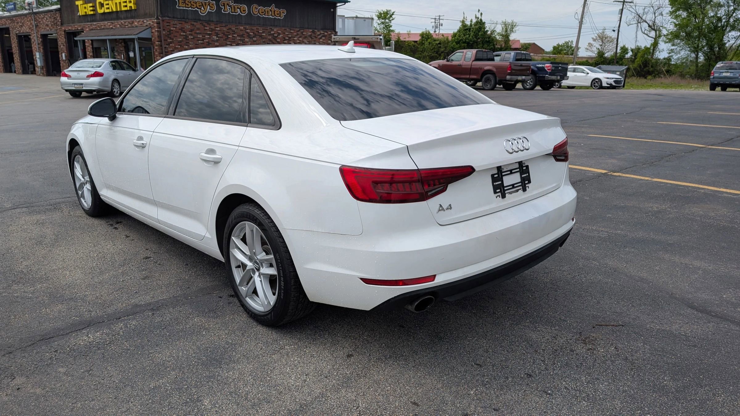 Used 2017 Audi A4 2.0T Premium FWD image 3