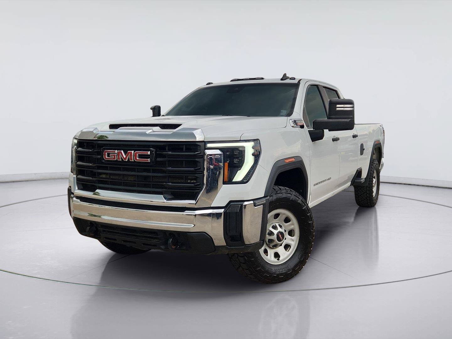 Used 2024 GMC Sierra 2500 Pro AWD/4WD image 1