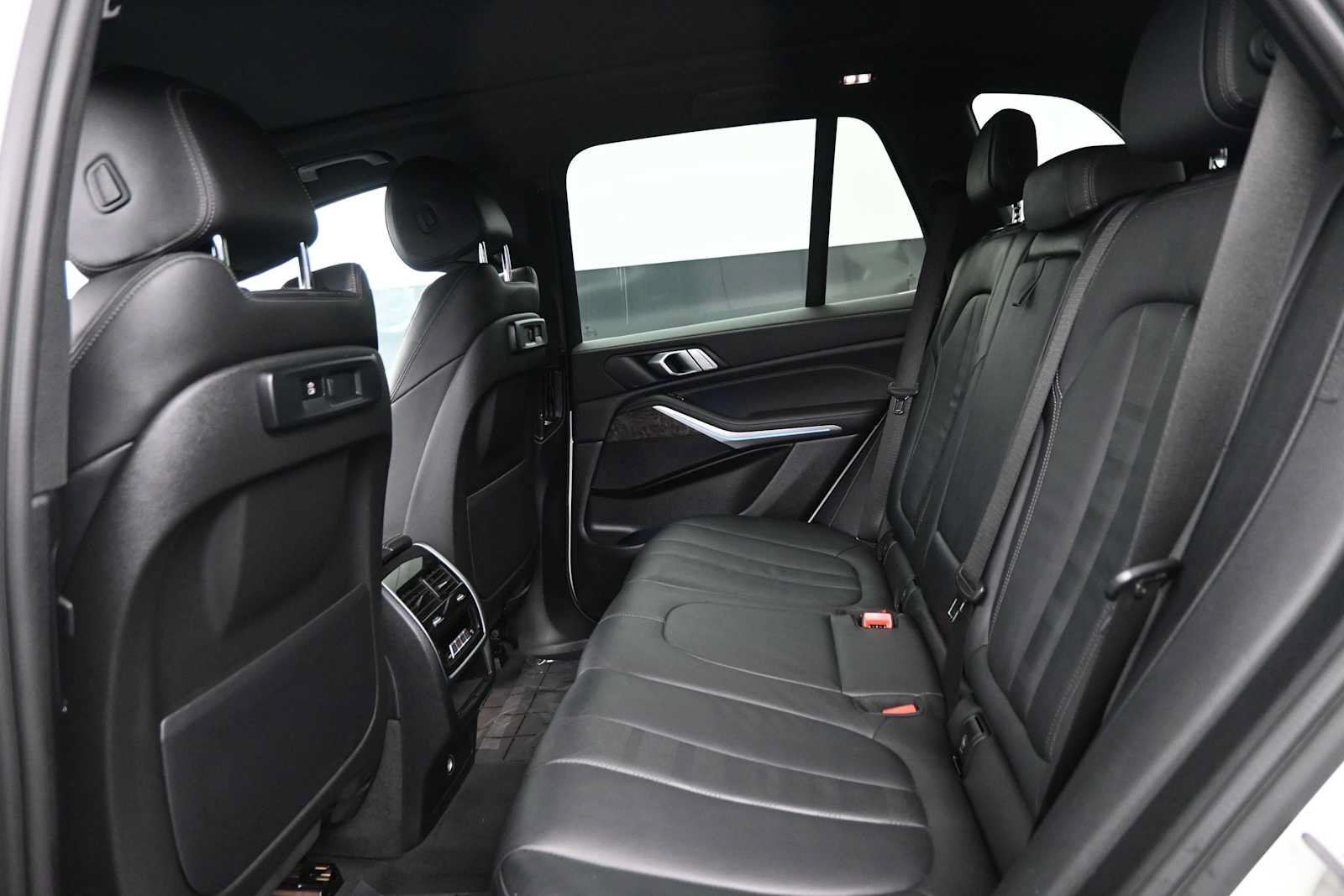 Used 2022 BMW X5 sDrive40i w/ Premium Package RWD image 14