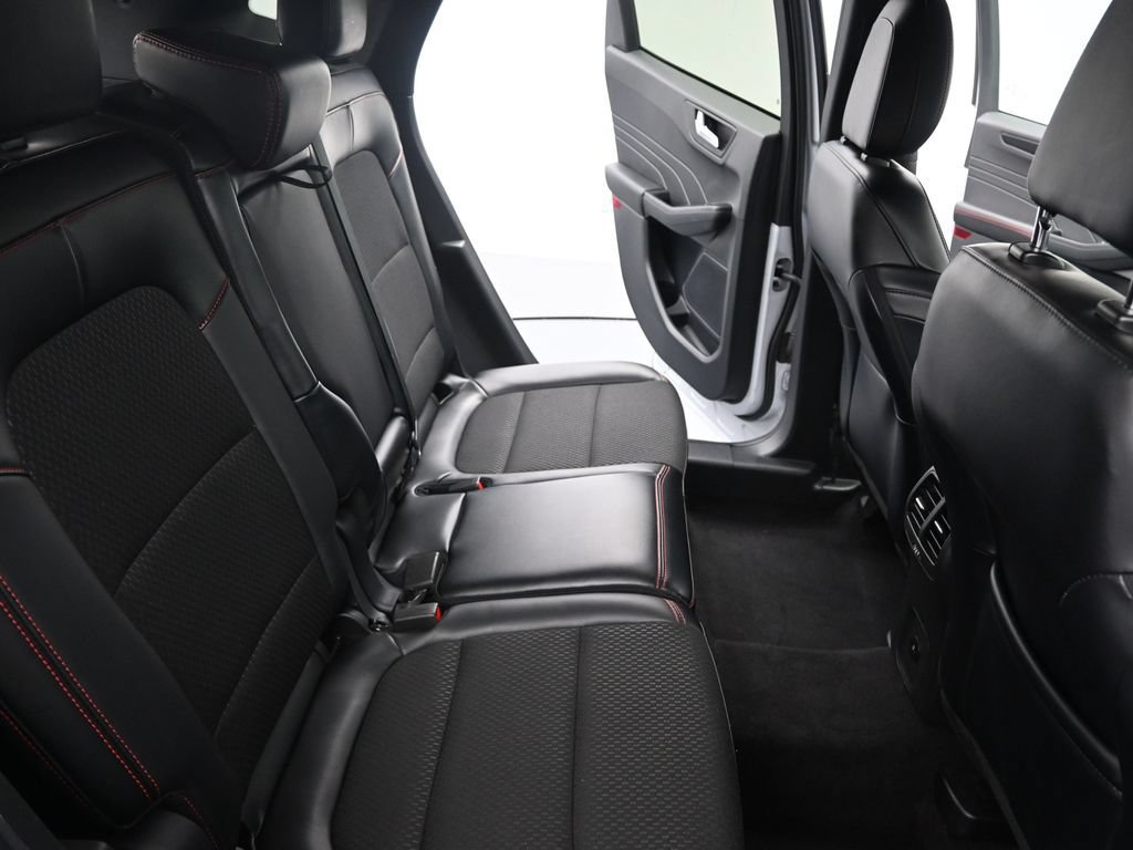 Used 2025 Ford Escape ST-Line AWD/4WD image 13