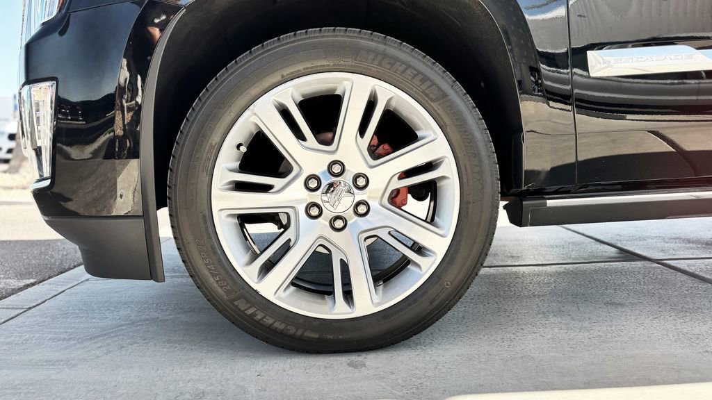 Used 2015 Cadillac Escalade Premium AWD/4WD image 3