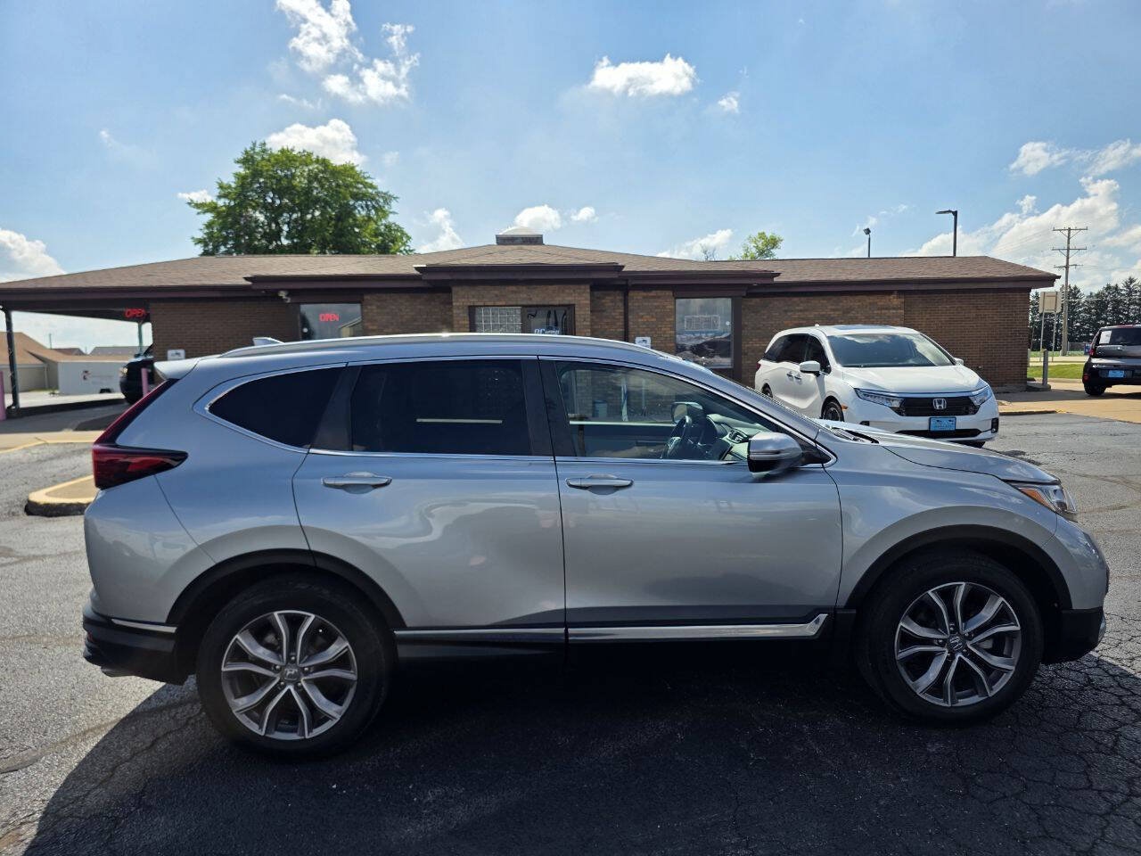 Used 2020 Honda CR-V Touring image 9