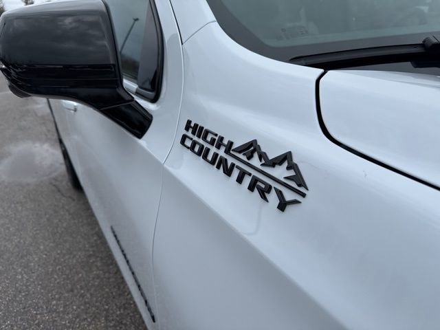New 2026 Chevrolet Suburban High Country image 43
