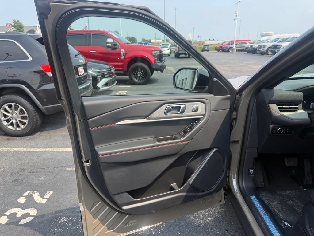 New 2026 Ford Explorer ST-Line AWD/4WD image 15