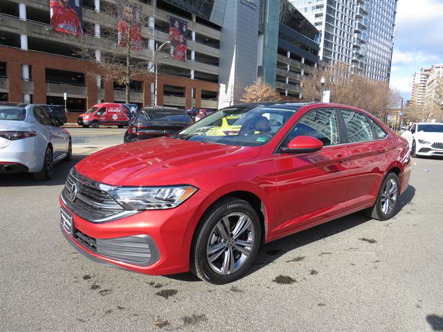 Used 2023 Volkswagen Jetta SE w/ Panoramic Sunroof Package image 1