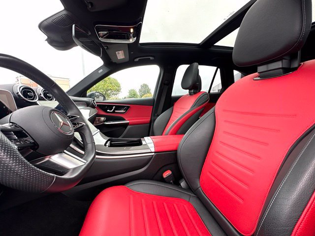 Used 2024 Mercedes-Benz GLC 300 4MATIC image 27