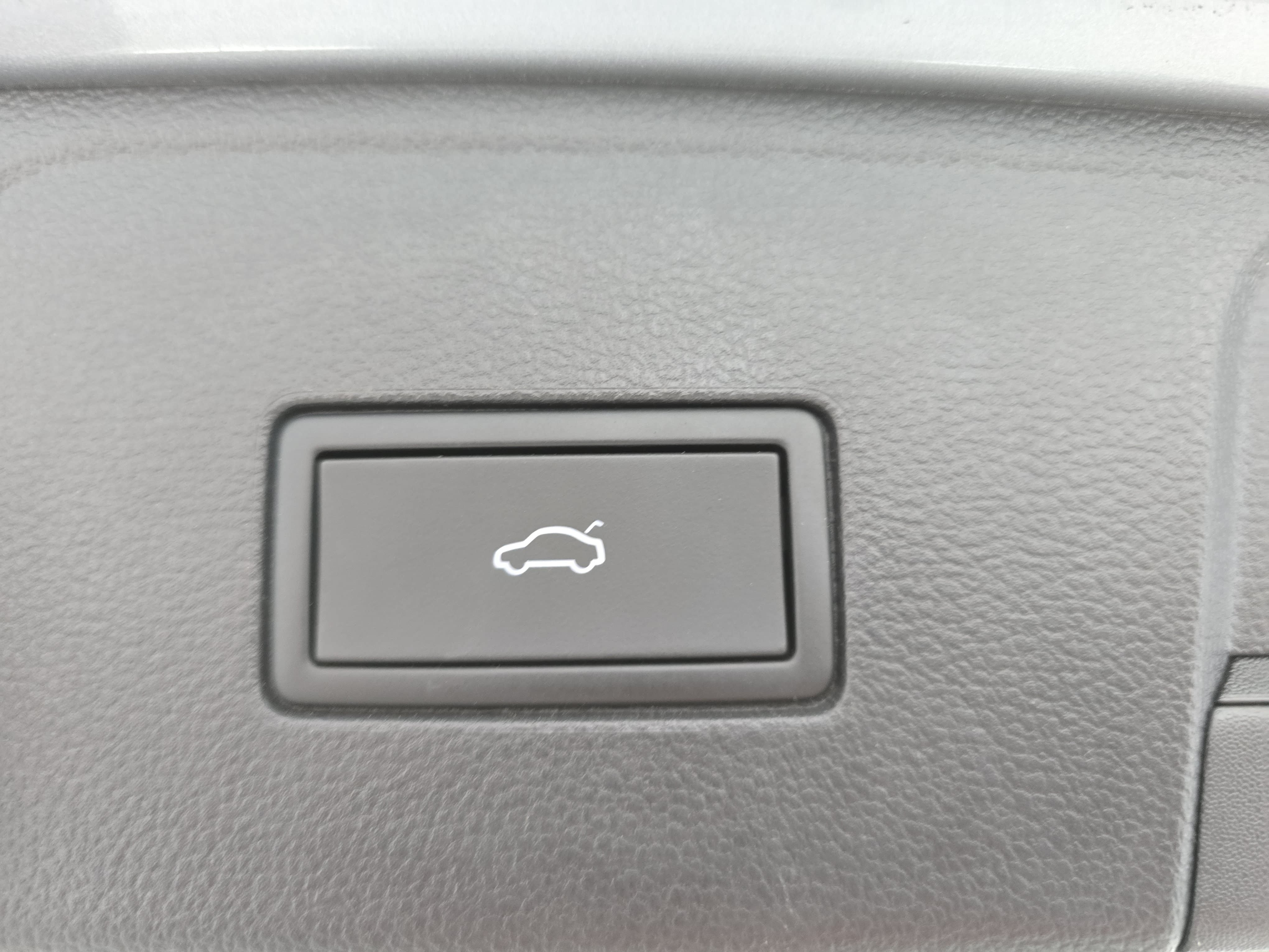 Certified 2025 Volkswagen Atlas SE AWD/4WD image 14