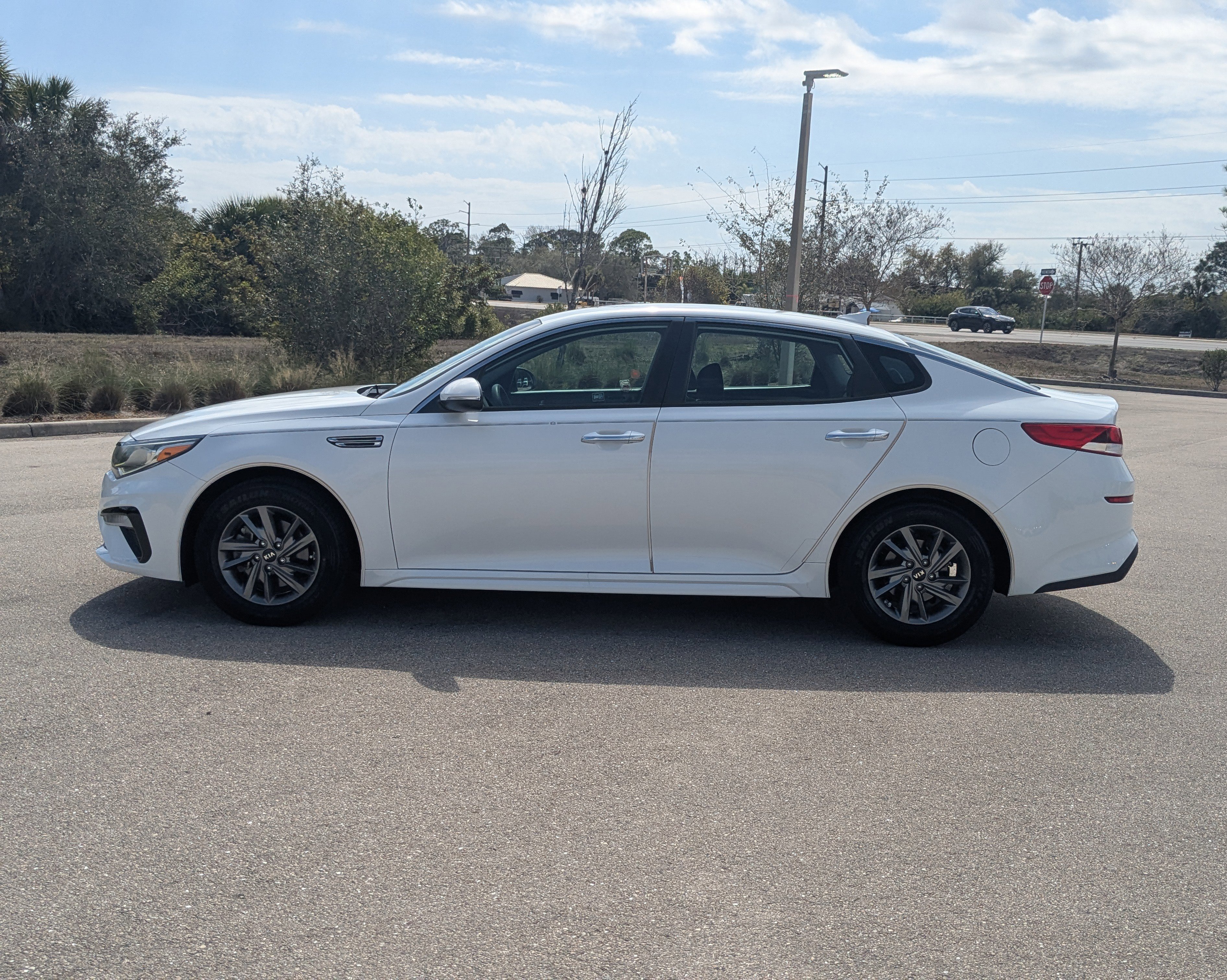 Used 2019 Kia Optima LX image 8