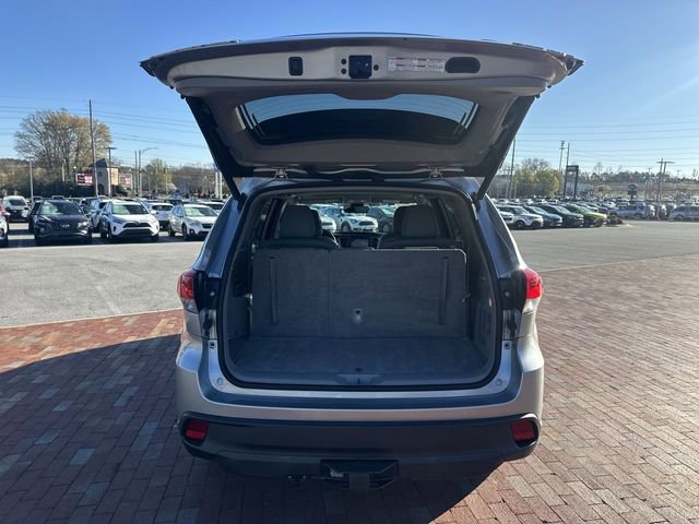 Used 2019 Toyota Highlander XLE image 29