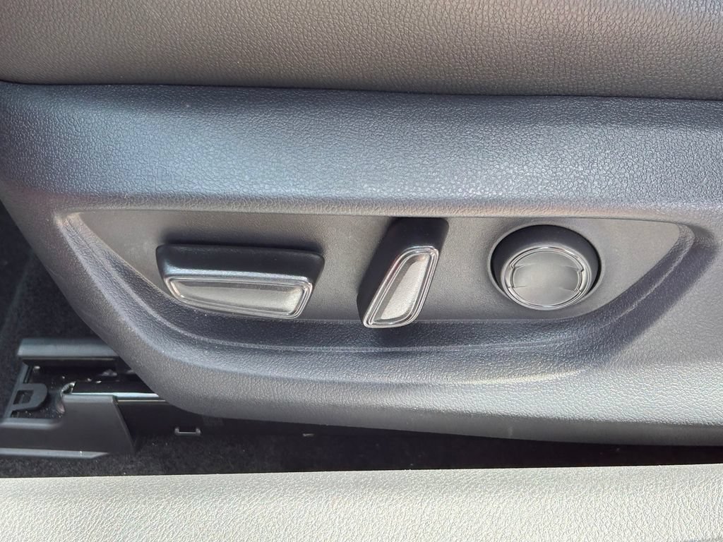 Used 2026 Toyota Camry SE w/ Multimedia Upgrade Package FWD image 24