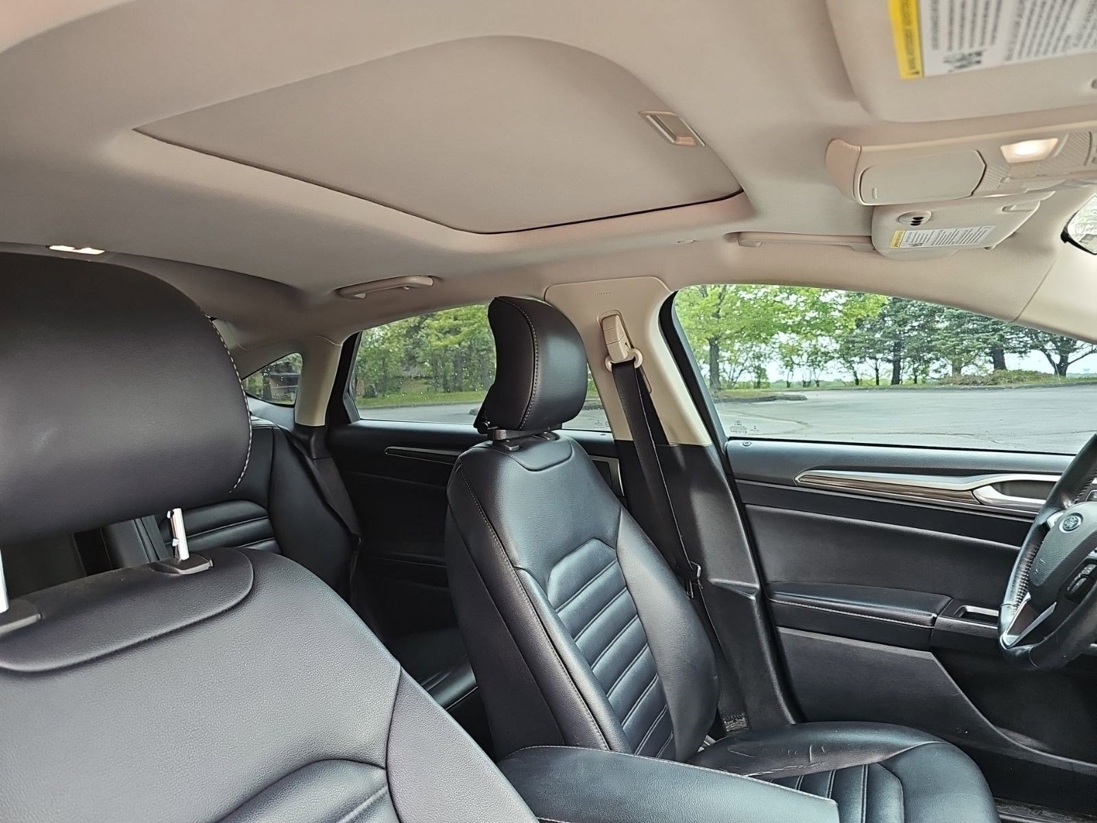 Used 2019 Ford Fusion SEL FWD image 12