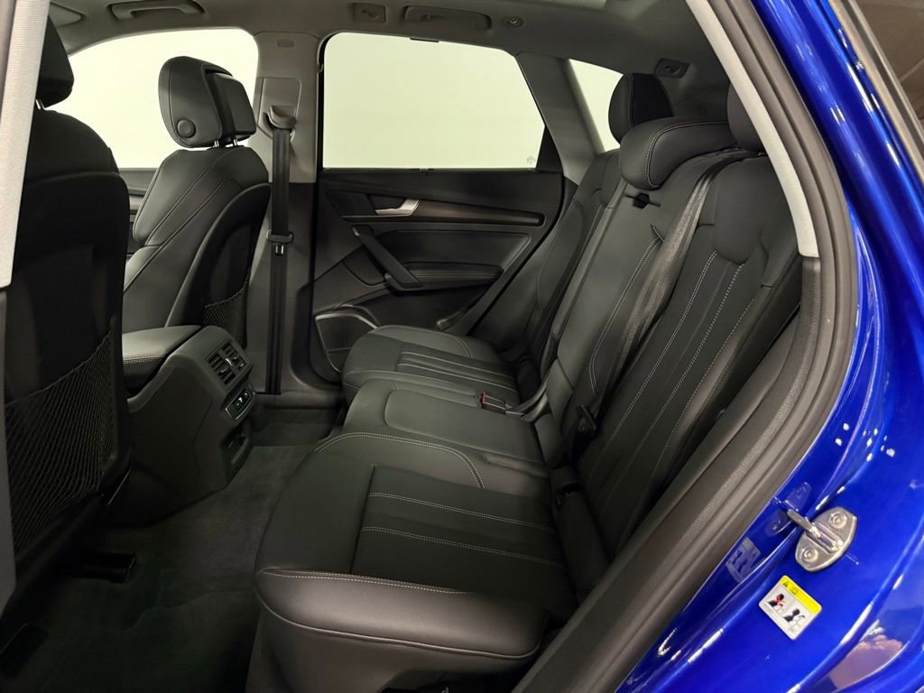Used 2024 Audi Q5 e Premium Plus w/ Premium Plus Package image 17