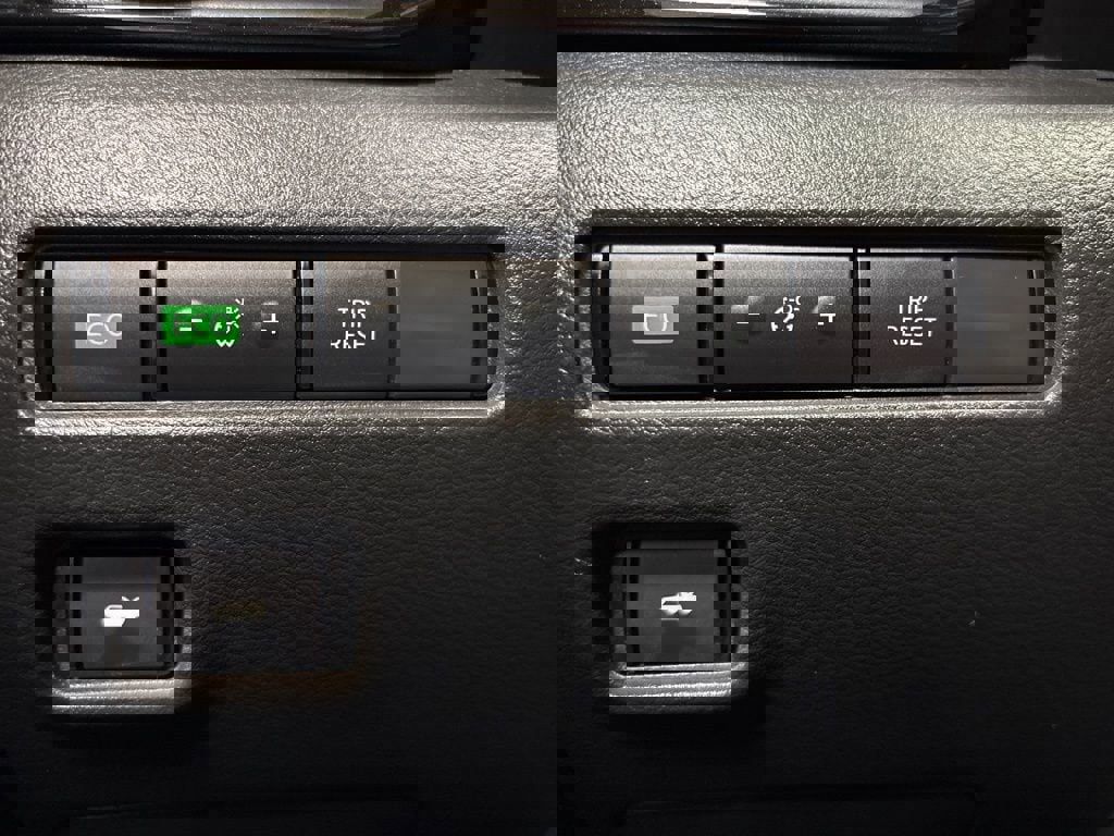 Used 2025 Nissan Sentra SV w/ All-Weather Package FWD image 24