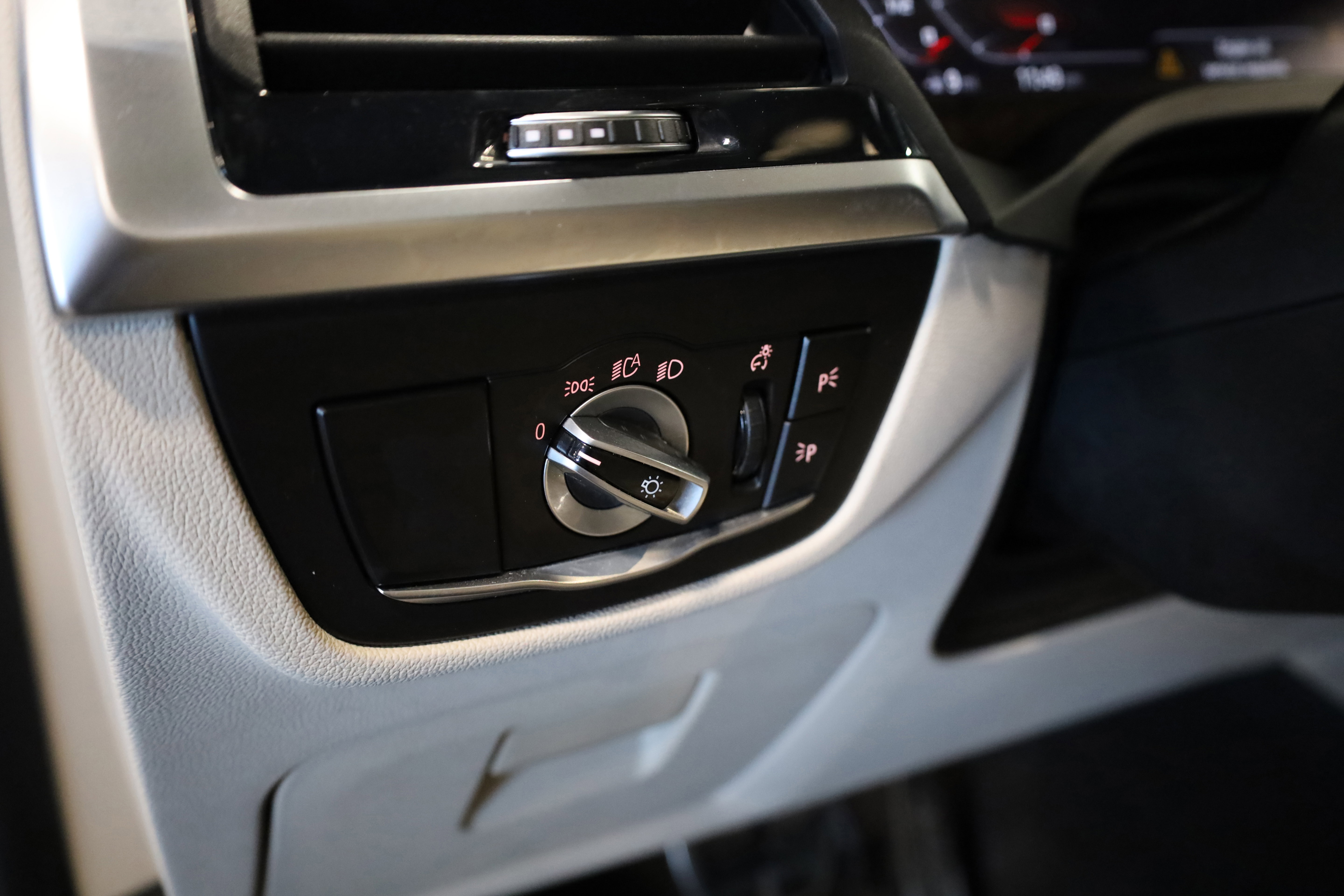 Used 2021 BMW X4 M w/ Executive Package image 19