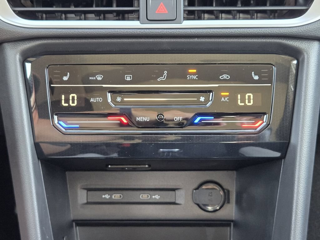 New 2026 Volkswagen Taos SE FWD image 18