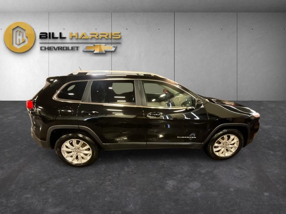 Used 2017 Jeep Cherokee Limited AWD/4WD image 10