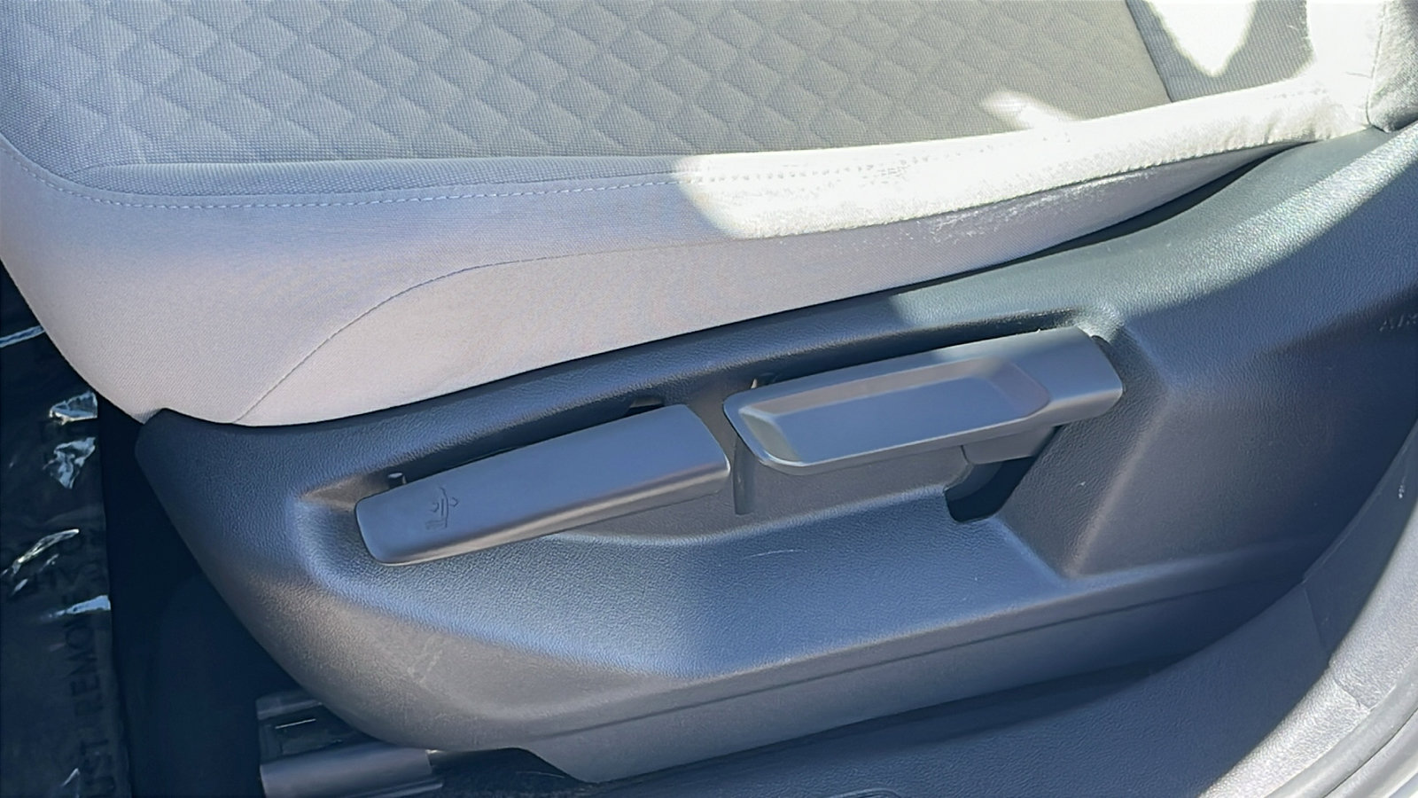 Used 2021 Volkswagen Tiguan S image 11