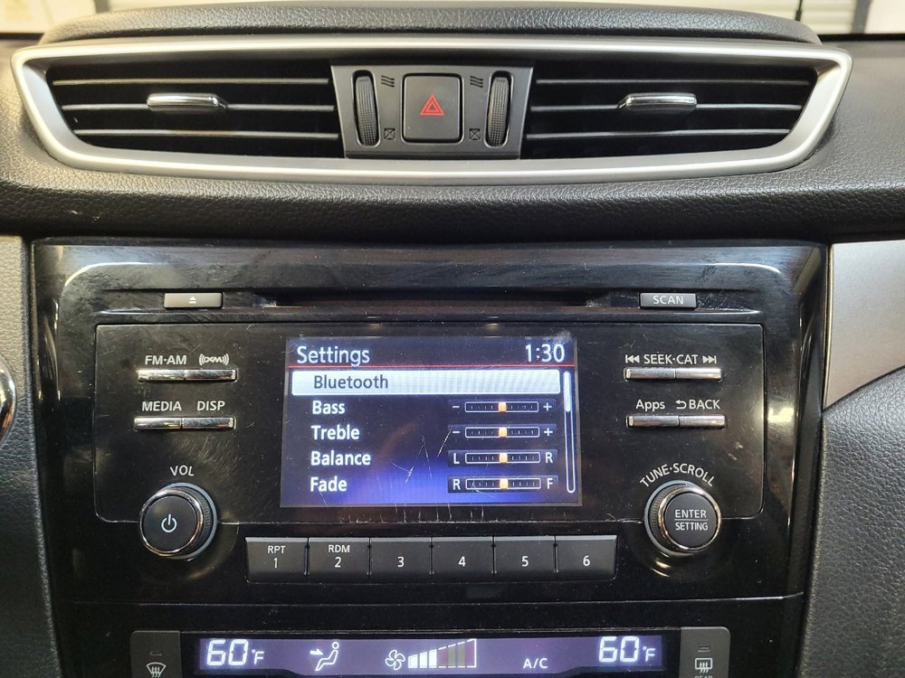 Used 2016 Nissan Rogue SV image 25