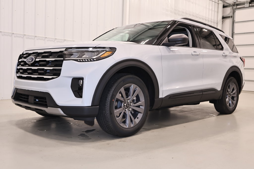 New 2026 Ford Explorer Active w/ Active Comfort Package AWD/4WD image 5